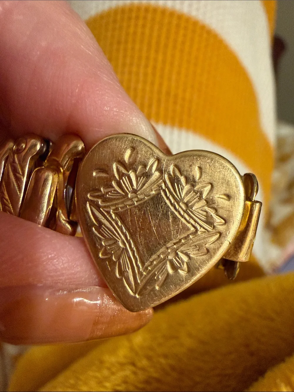 BELLAVANCE & SONS elegant gold